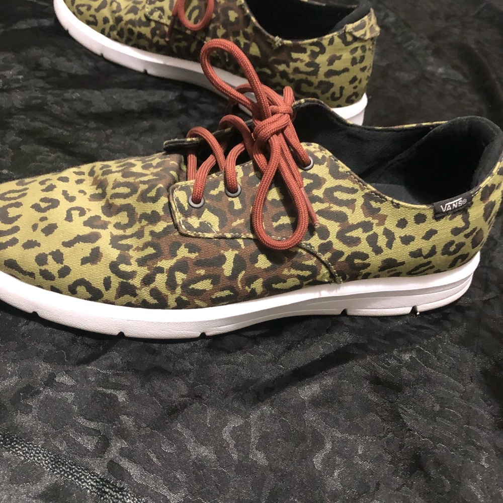 Vans size 12. Leopard print - Picture 2 of 3